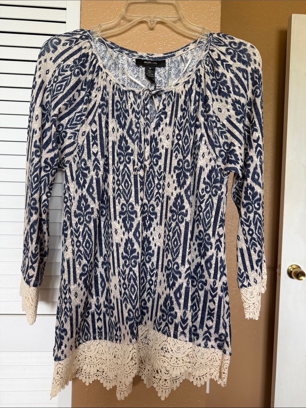 NWOT Style & Co. Navy and Cream Floral-Stripe Lace-Hem Tunic Womens Medium